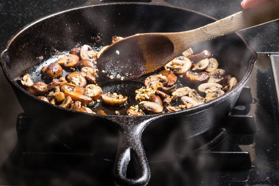 How to Cook with Cast Iron on Your Hob: Benefits and Best Practices